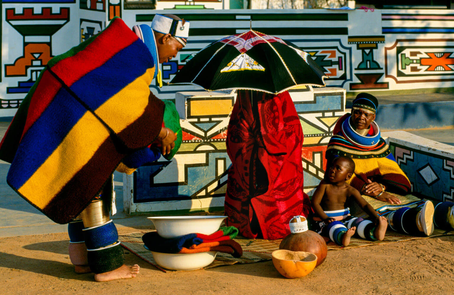 Africa Online Museum » South Africa » Ndebele Nuptials » Photos